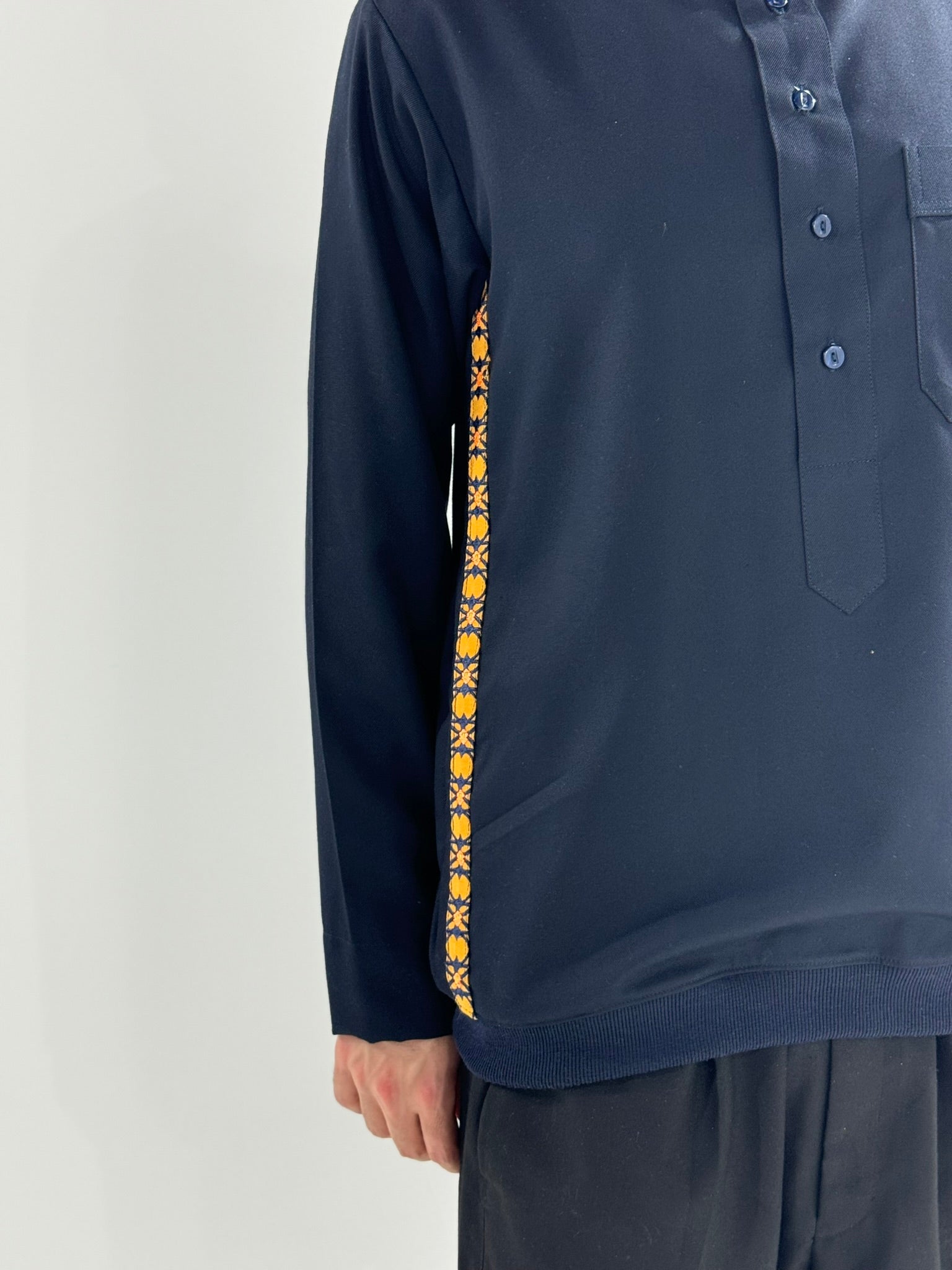 Tihama - Navy - Garland