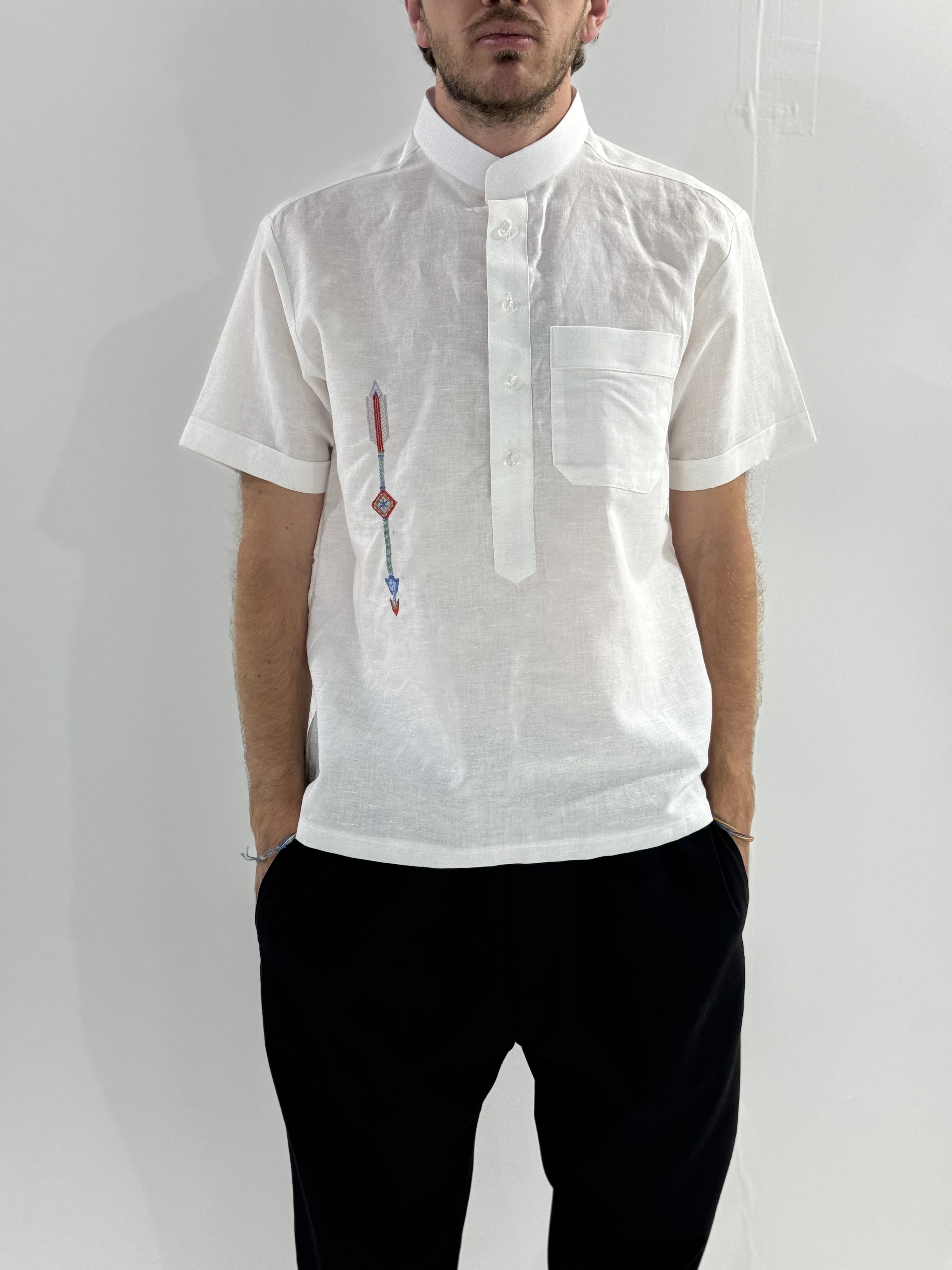 Musandam - White - Arrow